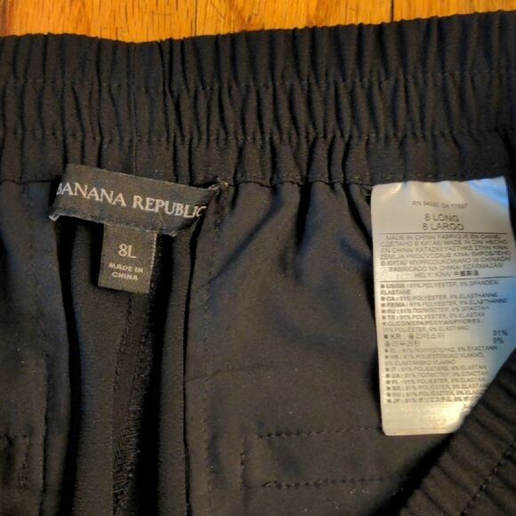 Like NEW Banana Republic Black jogger Pants with pockets - Picture 3 of 6
